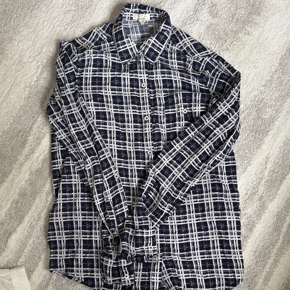 Women’s  Soft Joie Navy and White Plaid Shirt. Excellent condition like new